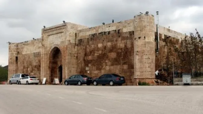 MAHPERİ HATUN KERVANSARAYI