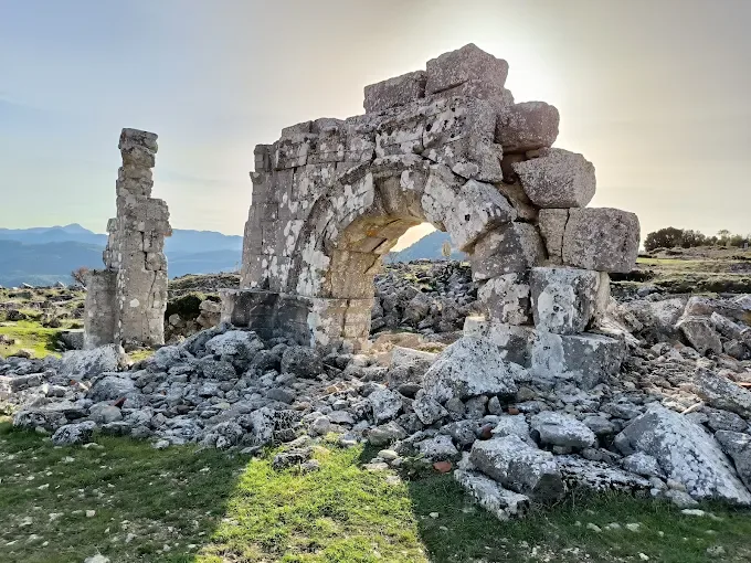 KREMNA ANTİK KENTİ