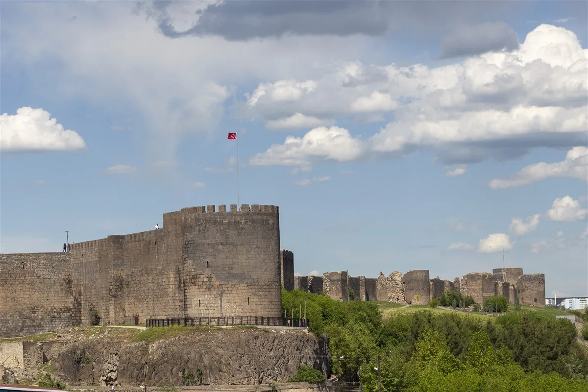 DİYARBAKIR SURLARI