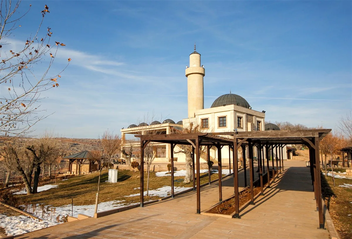 Nebi Zülkifl (A.S.) ve Nebi Elyasa (A.S.) -Eğil PeygamberlerTürbesi