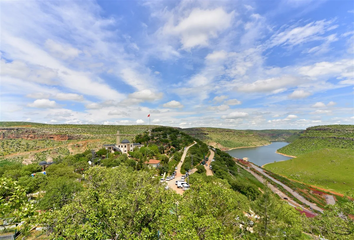 Nebi Zülkifl (A.S.) ve Nebi Elyasa (A.S.) -Eğil PeygamberlerTürbesi
