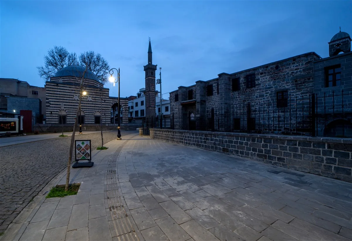 Şeyh Matar (Dört Ayaklı Minare) Camii