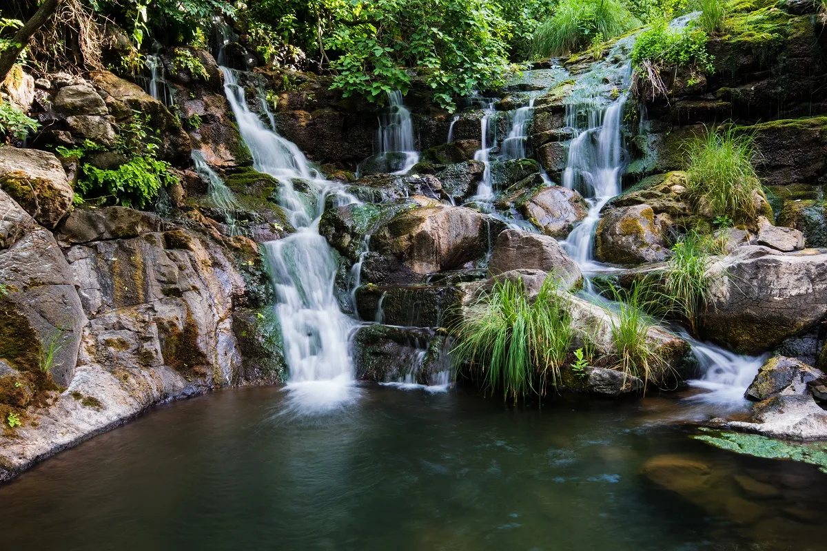 Şeyhandede Şelalesi