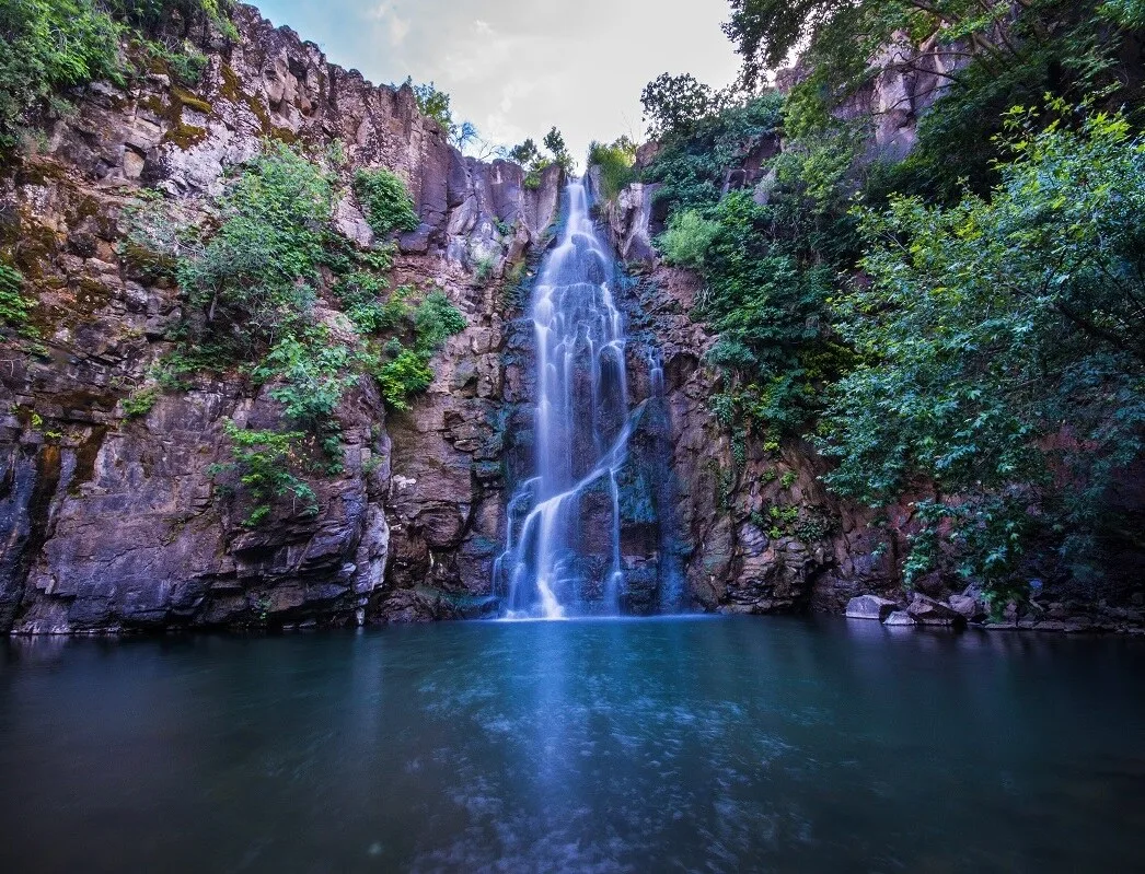 Şeyhandede Şelalesi
