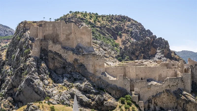 Yeni Kale (Kahta Kalesi)