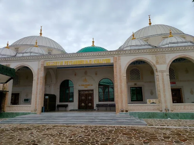 Hazreti Üzeyr Peygamber Türbesi