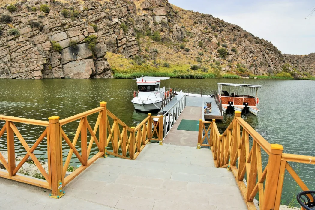 Tarihi Çeşginir Köprüsü