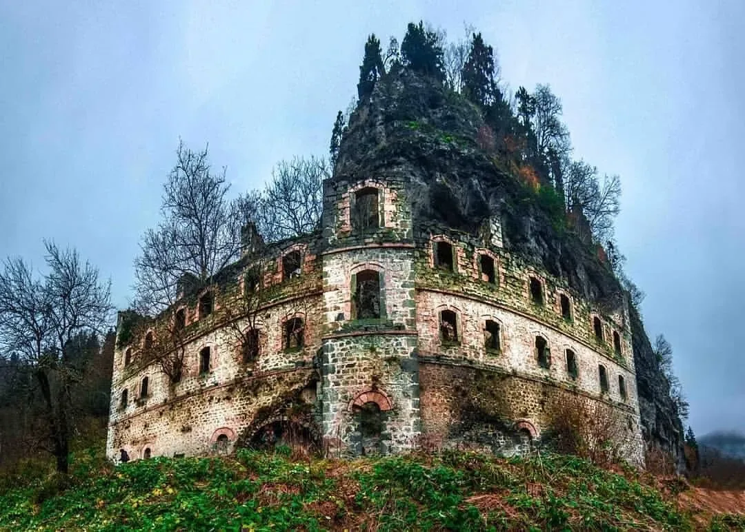 VEZALON MANASTIRI