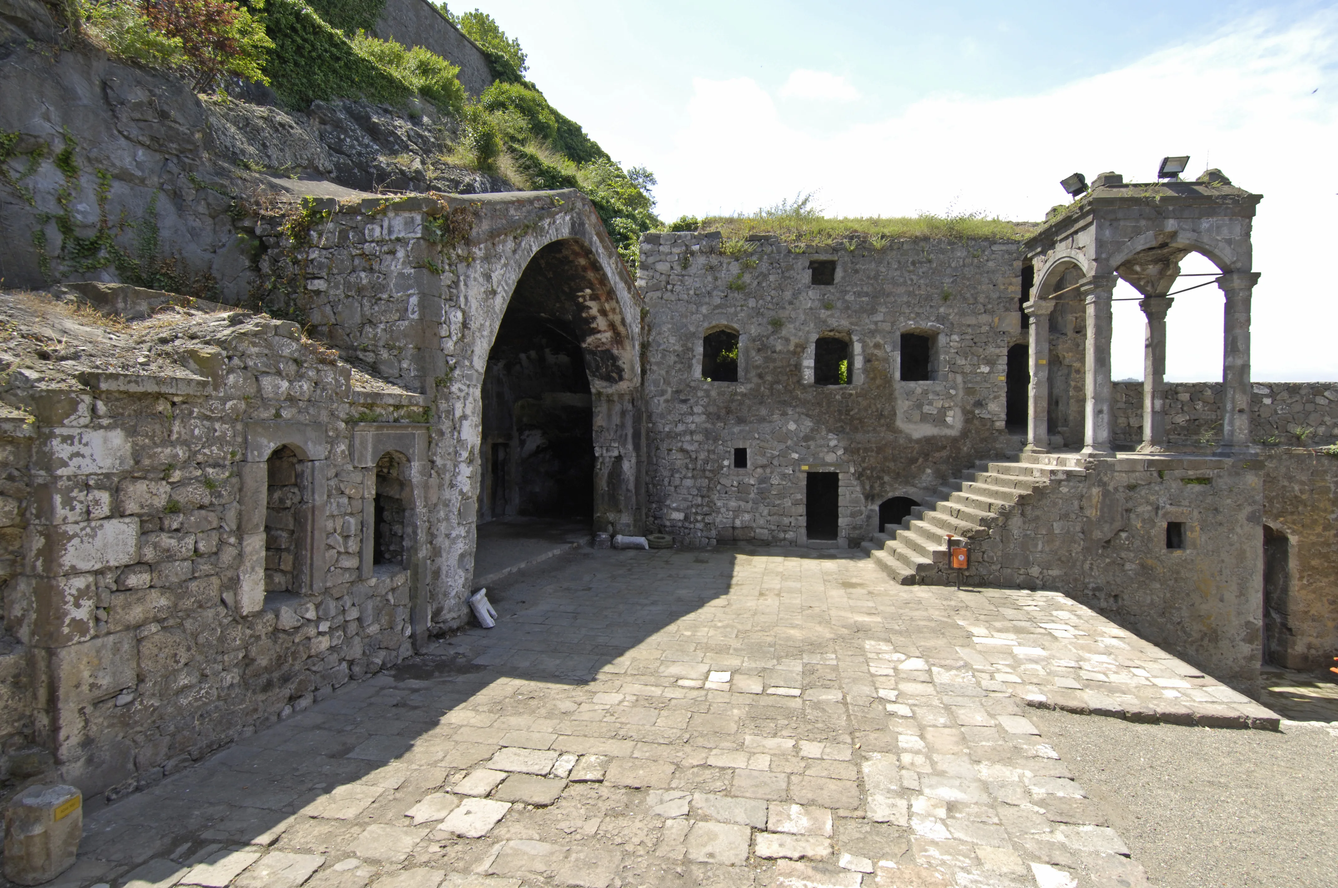 KIZLAR ( PANAGİA THEOKEPHASTROS) MANASTIRI