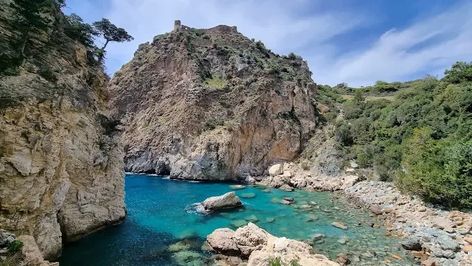 DELİK DENİZ KRAL KOYU