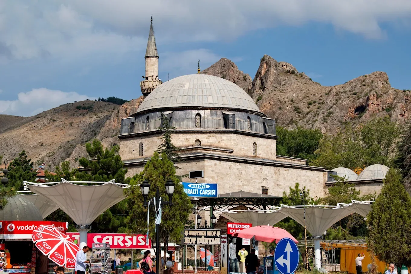 ALİ PAŞA CAMİİ VE TÜRBESİ